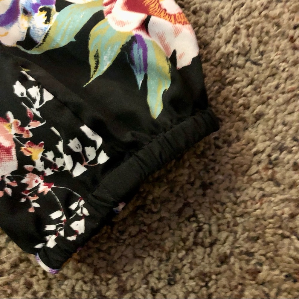 Chelsea & Theodore Blouse Womens XL Used Black Floral - Picture 14 of 15